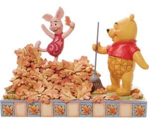 Figura enesco disney winnie the pooh pooh & piglet recogiendo hojas de otoo