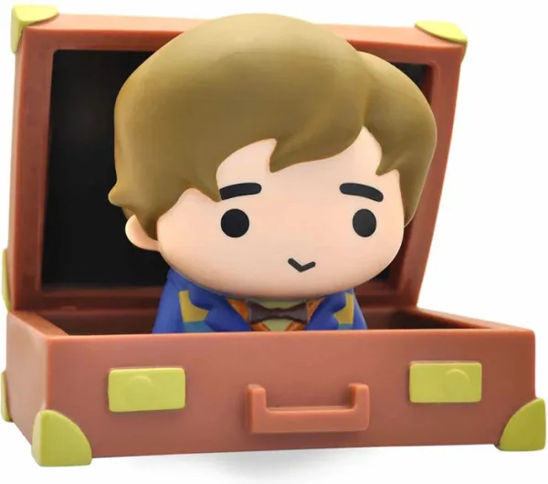 Figura hucha plastoy animales fantasticos y donde encontrarlos newt scamander en maleta chibi