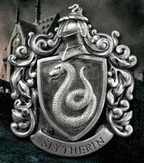 Escudo de pared the noble collection harry potter casa slytherin resina 20 x 28 cm