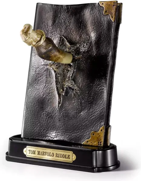 Réplica the noble collection harry potter diario tom riddle con colmillo de basilisco