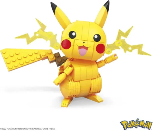 Figura mattel mega construx construye y muestra pikachu